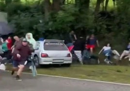 Un coche se sale de la pista en el Rallye de Hoznayo y atropella a ocho espectadores