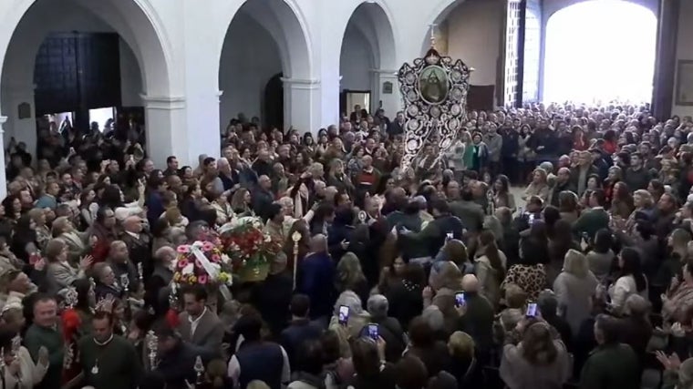 Forcejeos entre algunos almonteños y miembros de la hermandad del Rocío de Villamanrique en febrero