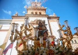 Imágenes de la procesión de María Auxiliadora de los Salesianos de Triana