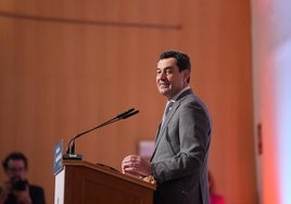 Juanma Moreno saluda el acuerdo sobre Gibraltar pero espera «a su desarrollo» y «sin renunciar a la soberanía» española